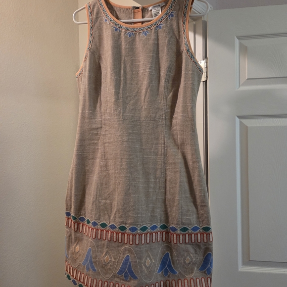 Dresses & Skirts - Embroidered Sleeveless Dress